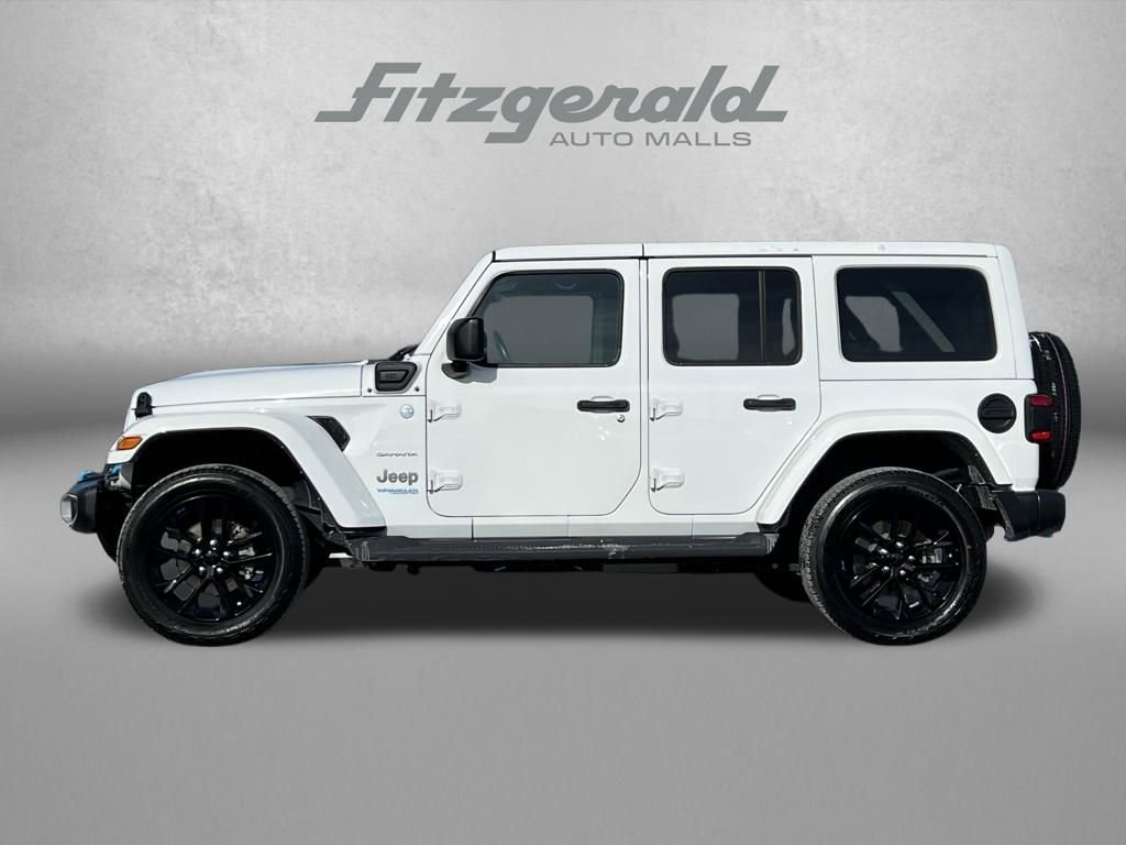 Used 2022 Jeep Wrangler Unlimited Sahara w/ Cold Weather Group image 4