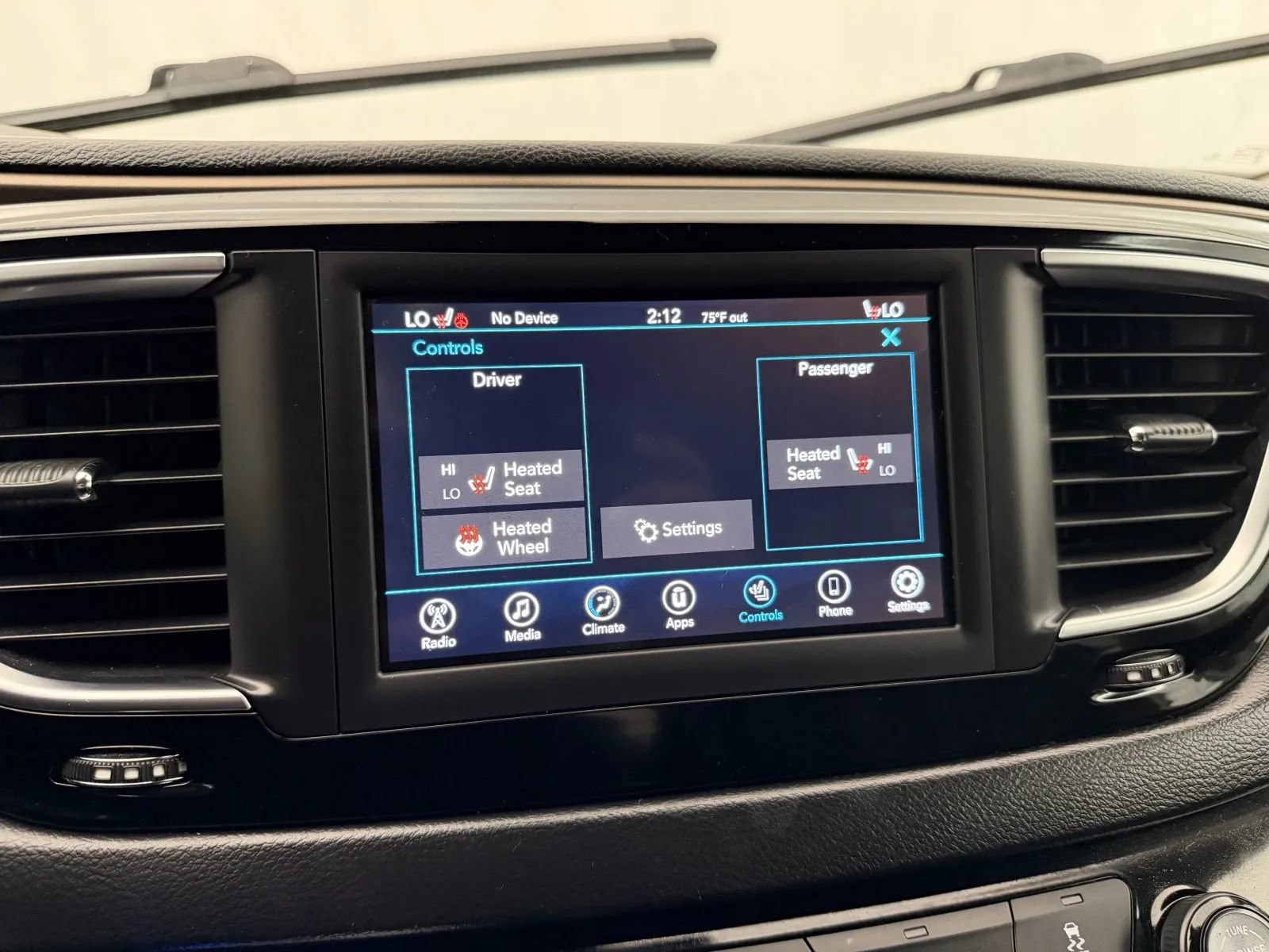 Used 2019 Chrysler Pacifica Touring-L FWD image 21