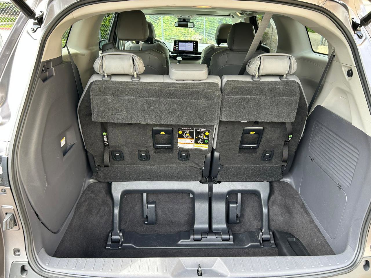 Used 2021 Toyota Sienna XLE image 16