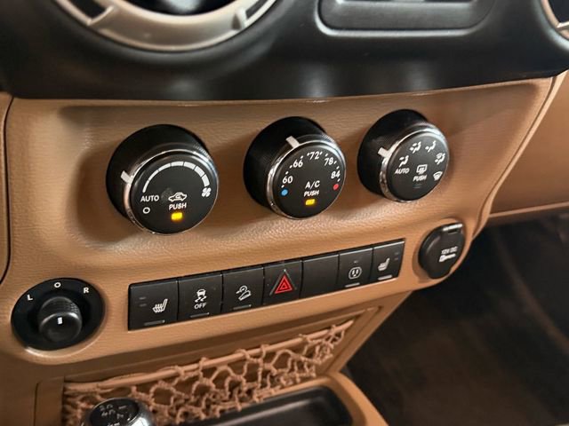 Used 2017 Jeep Wrangler Unlimited Rubicon w/ Connectivity Group AWD/4WD image 19