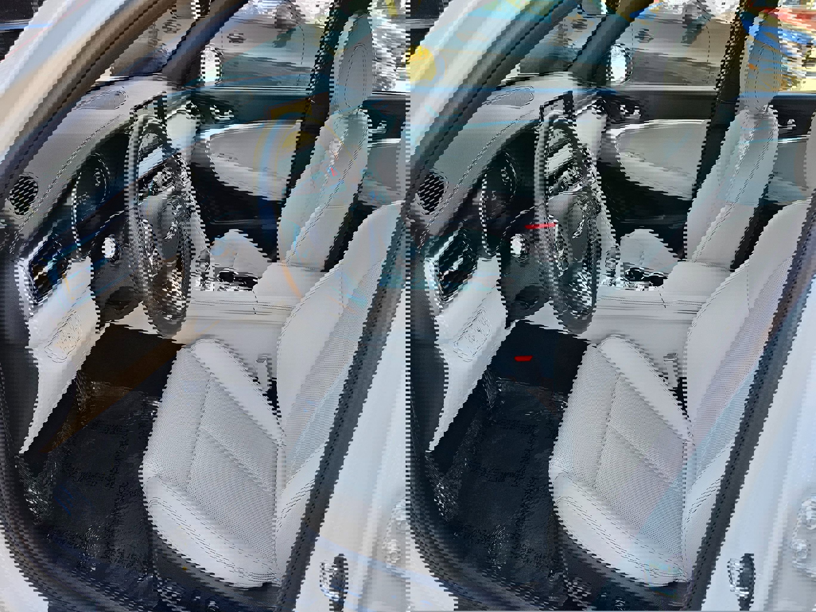 Used 2025 Genesis G70 2.5T image 15