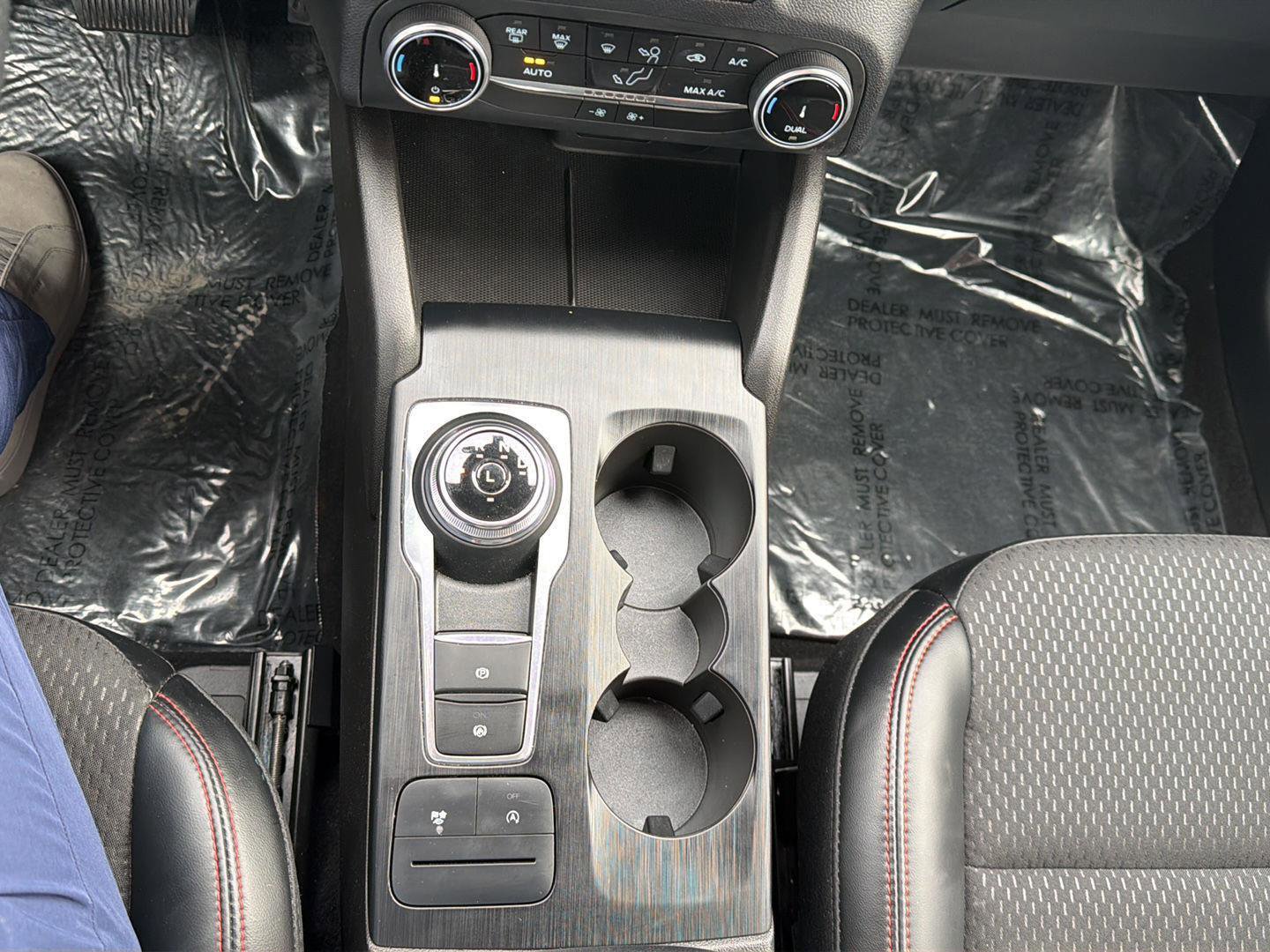 Used 2025 Ford Escape ST-Line image 18