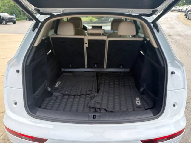 Used 2023 Audi Q5 2.0T Premium w/ Convenience Package AWD/4WD image 37
