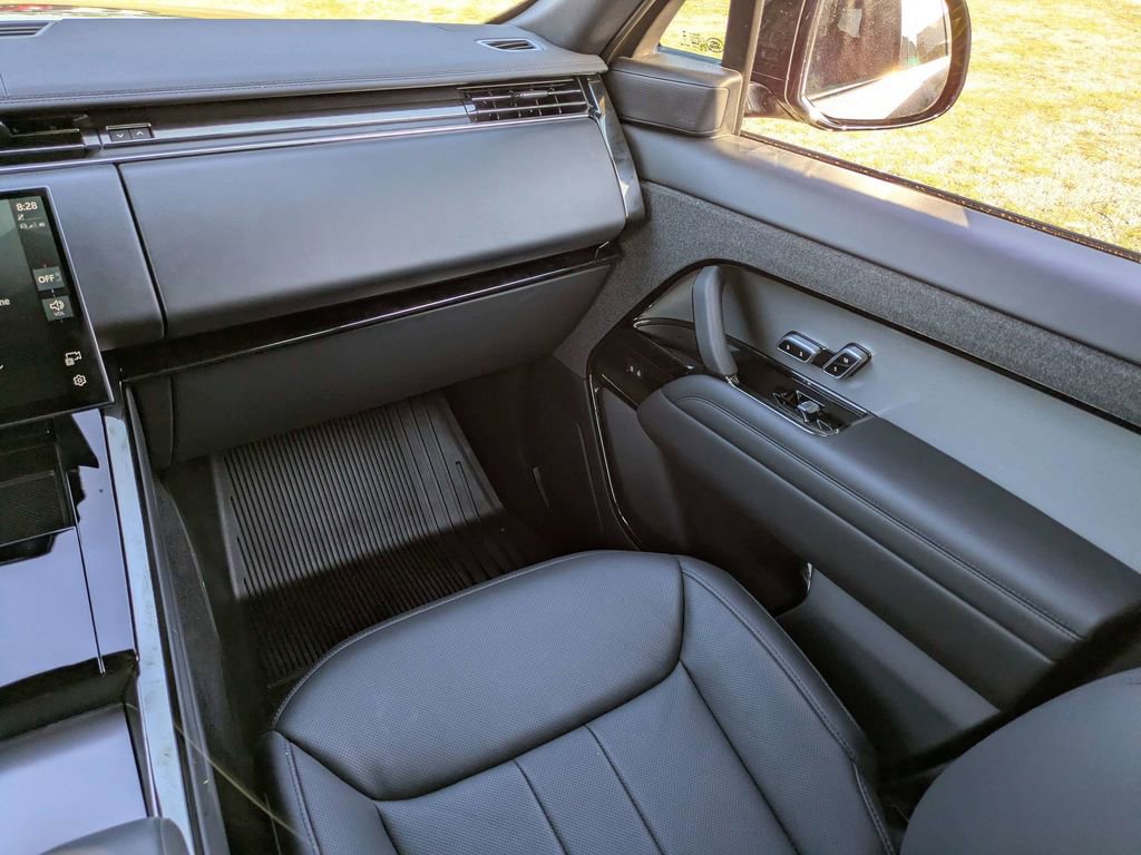 Used 2024 Land Rover Range Rover Sport SE AWD/4WD image 18
