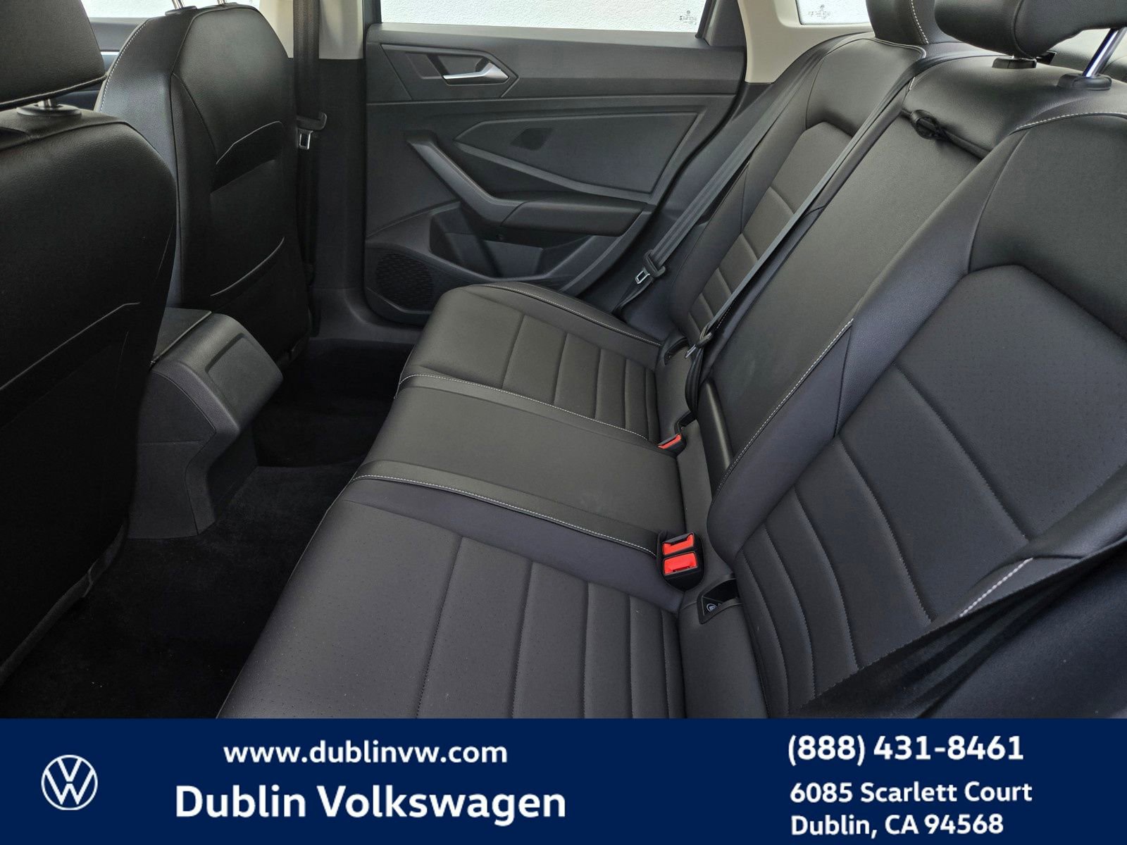 Certified 2023 Volkswagen Jetta SE w/ Panoramic Sunroof Package image 12