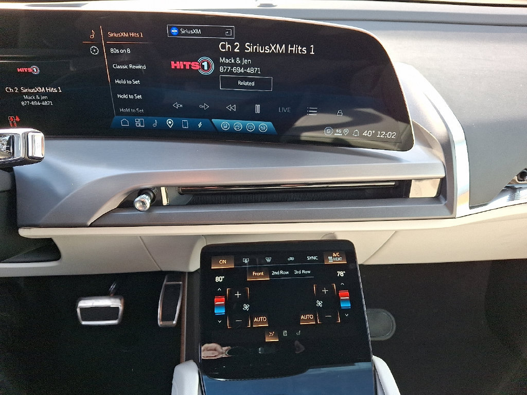 New 2026 Cadillac Vistiq Premium Luxury AWD/4WD image 10