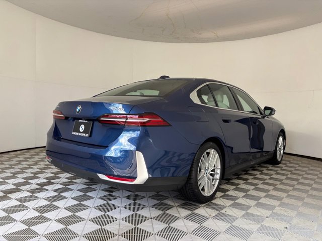 Used 2024 BMW 530i xDrive w/ Premium Package AWD/4WD image 7