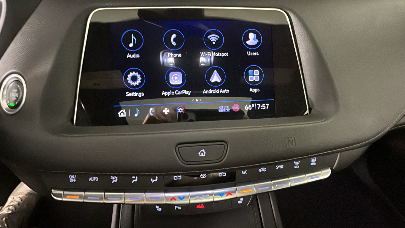 Used 2019 Cadillac XT4 Premium Luxury w/ Cold Weather Package AWD/4WD image 25