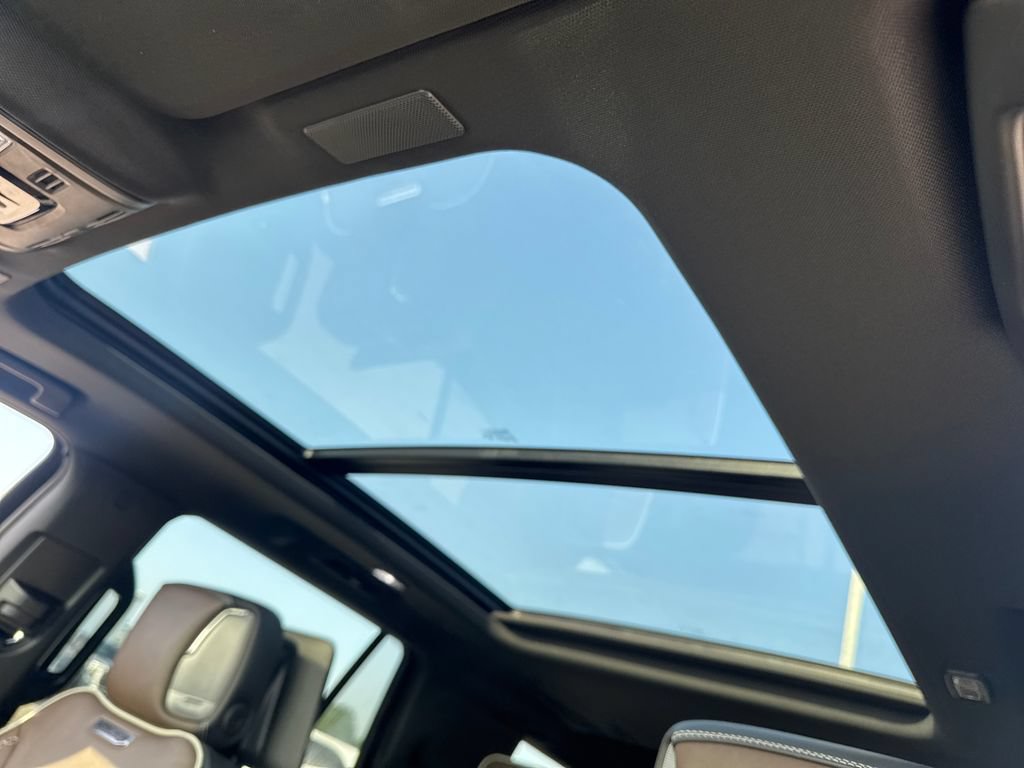 New 2026 GMC Yukon Denali Ultimate AWD/4WD image 19