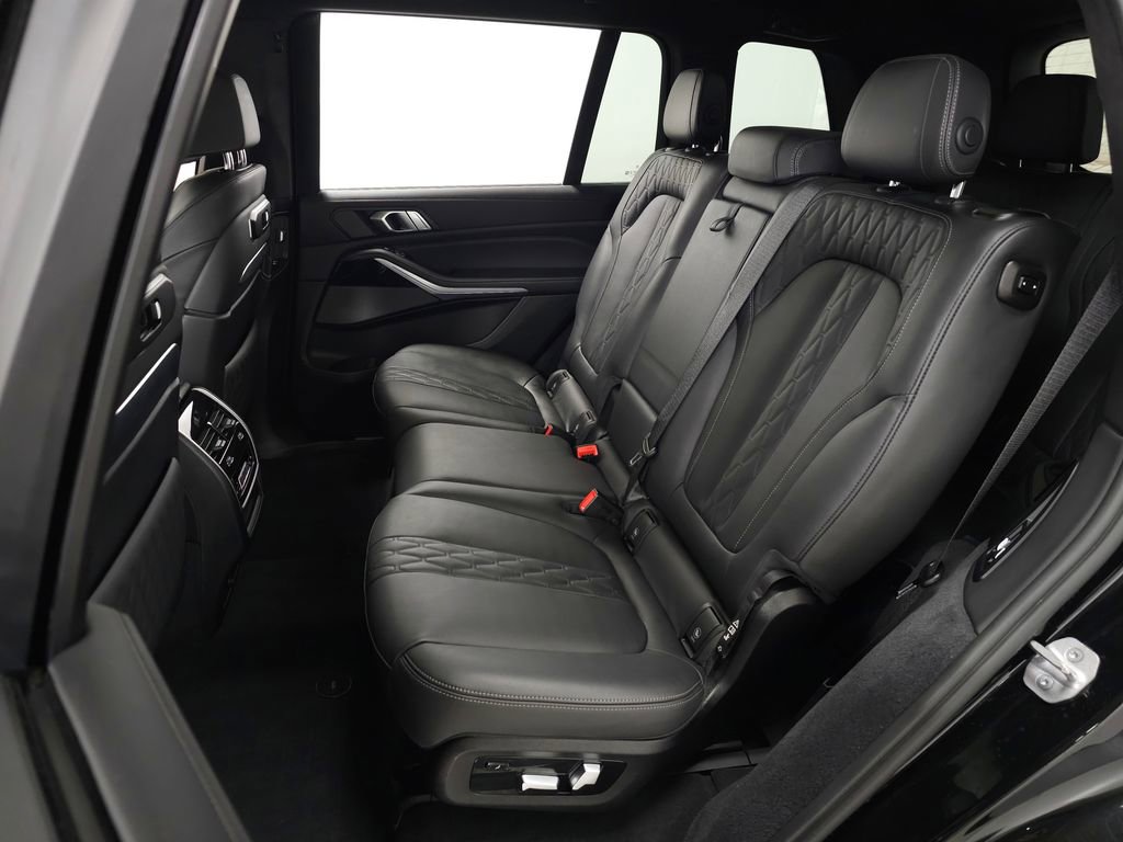Used 2023 BMW X7 xDrive40i w/ M Sport Package AWD/4WD image 41