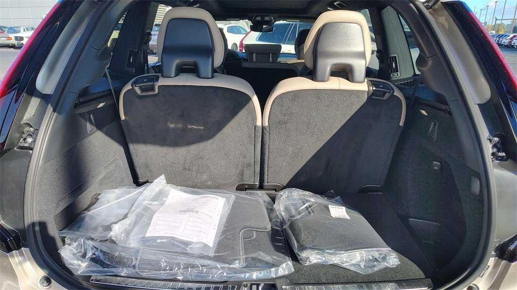 New 2026 Volvo XC90 B6 Ultra image 36