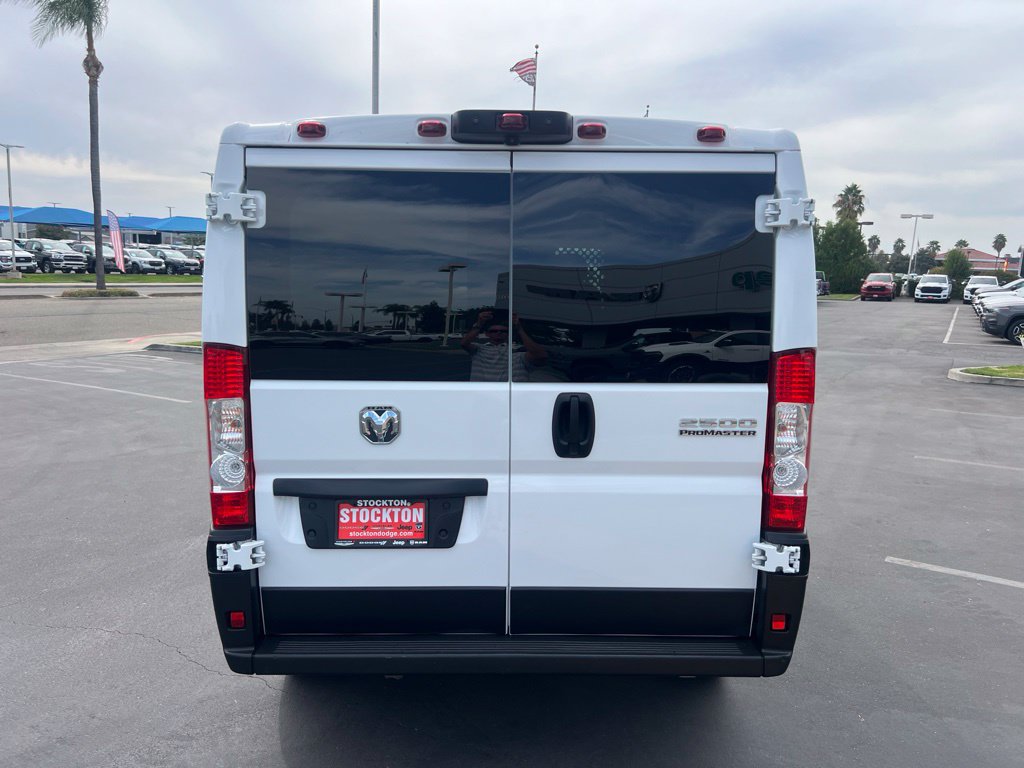 Used 2025 RAM ProMaster 2500 w/ U-Haul Equipment Group FWD image 14