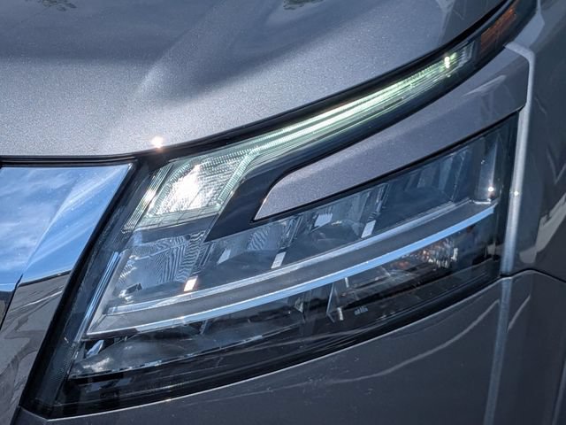 Certified 2023 Nissan Pathfinder Platinum AWD/4WD image 9