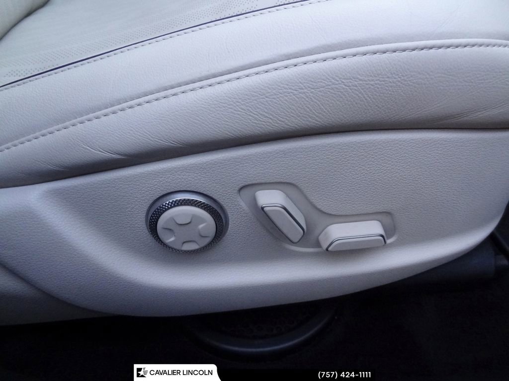 Used 2021 Genesis GV80 2.5T w/ Advanced Package 02 image 16