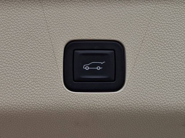 Used 2025 Cadillac Escalade ESV Sport Platinum w/ LPO, ONYX Package AWD/4WD image 29