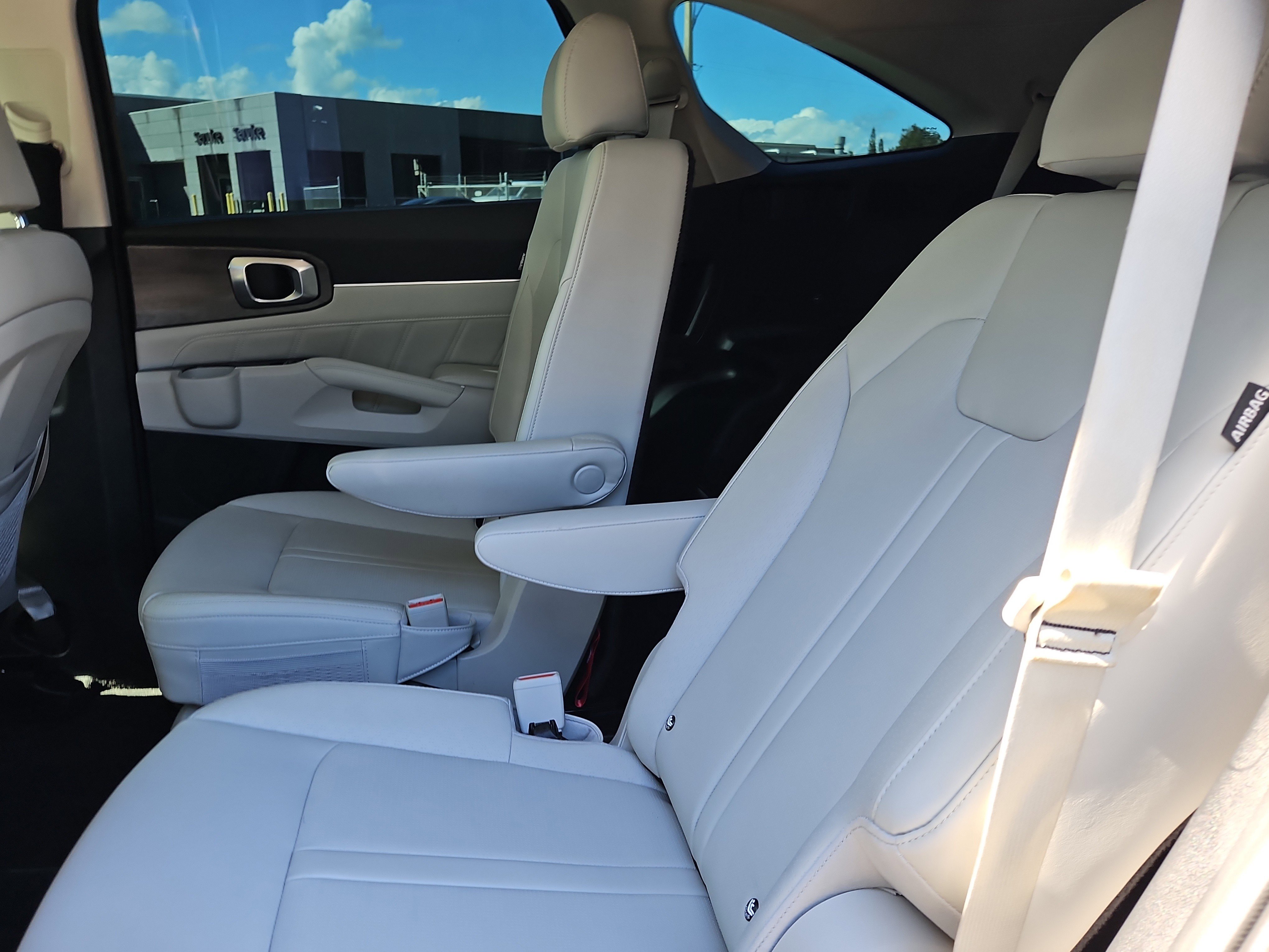 Used 2024 Kia Sorento SX image 10