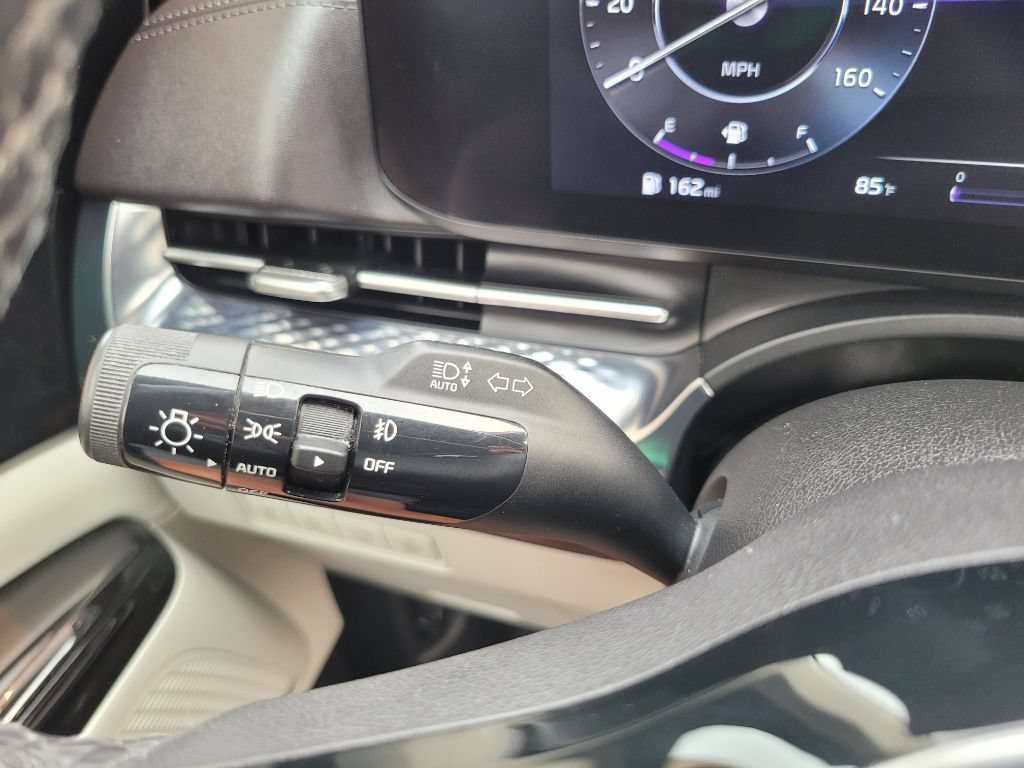 Used 2023 Kia Carnival SX Prestige FWD image 28