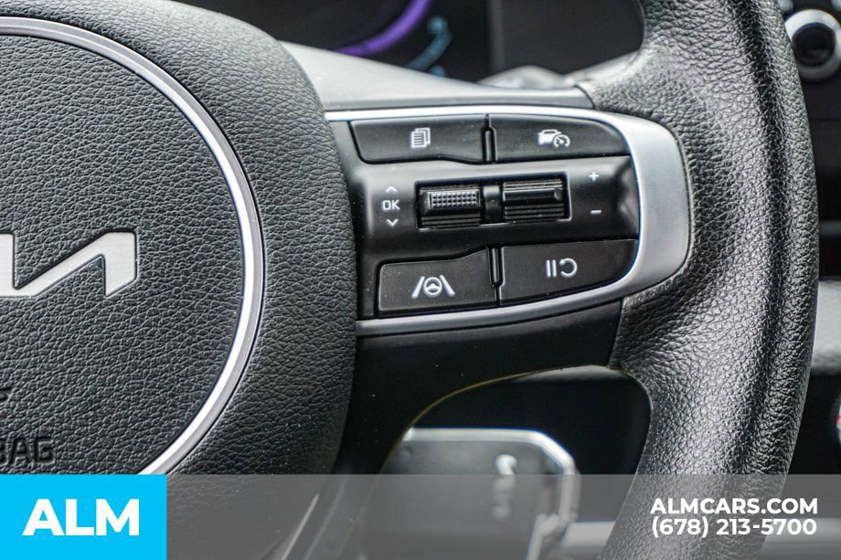 Used 2025 Kia Sportage LX FWD image 30