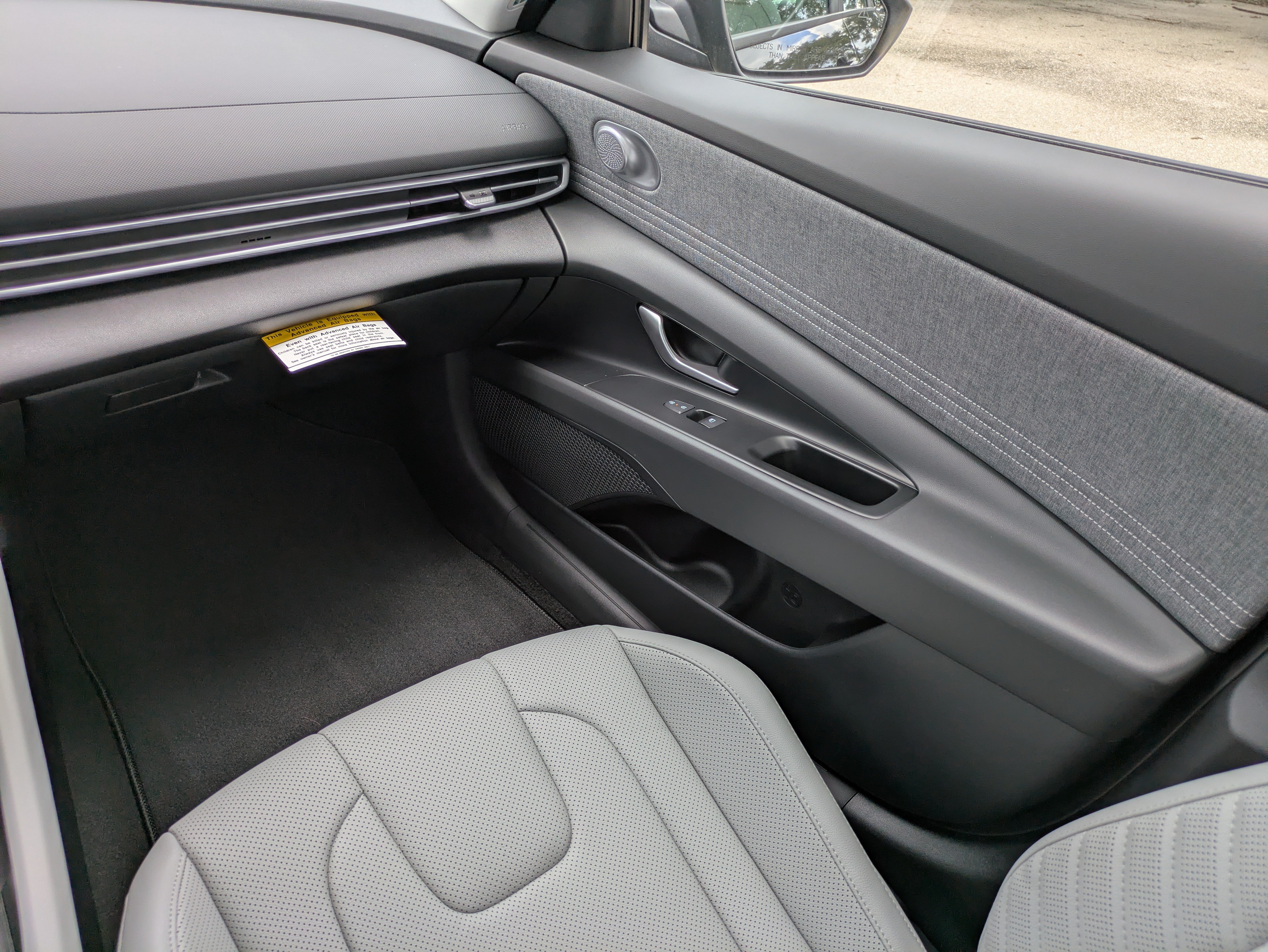 New 2026 Hyundai Elantra SEL Sport FWD image 14