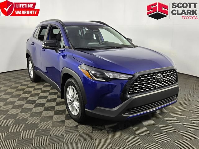 Used 2025 Toyota Corolla Cross LE FWD image 1