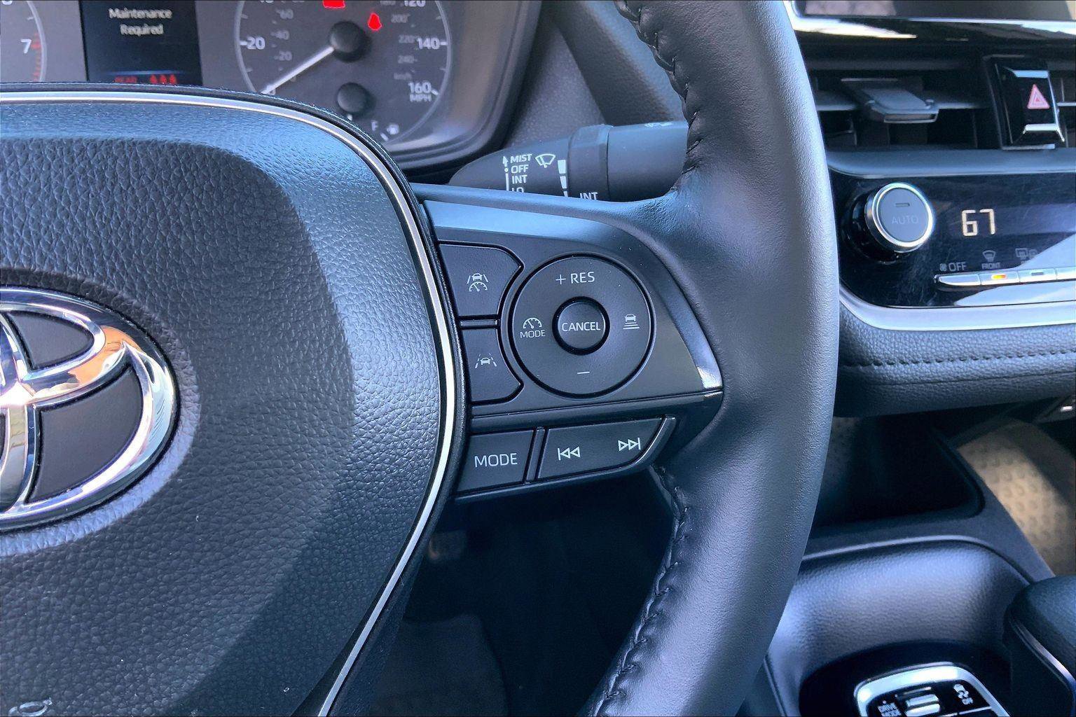 Used 2024 Toyota Corolla SE image 17