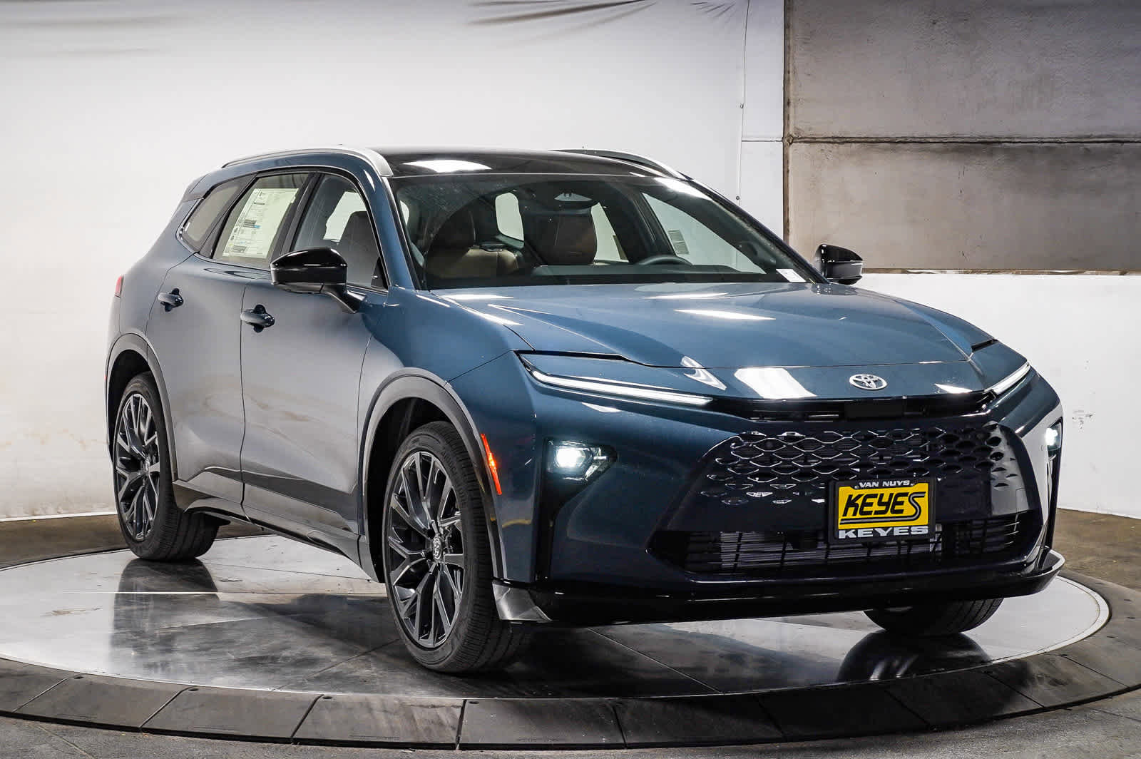 New 2025 Toyota Crown Signia image 3