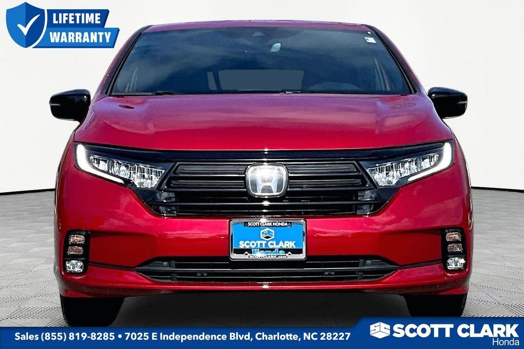 Used 2023 Honda Odyssey Sport image 2