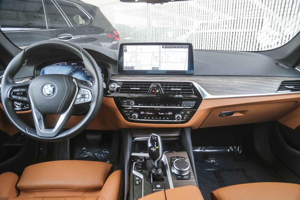 Certified 2023 BMW 530e w/ Convenience Package RWD image 9