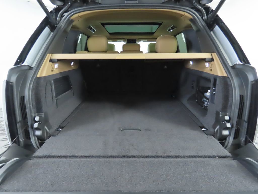 New 2025 Land Rover Range Rover SE image 30