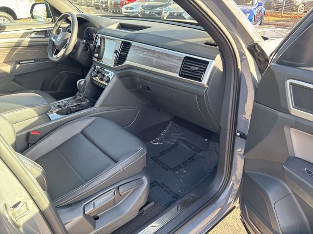 Used 2023 Volkswagen Atlas Cross Sport SE w/ Panoramic Sunroof Package image 36