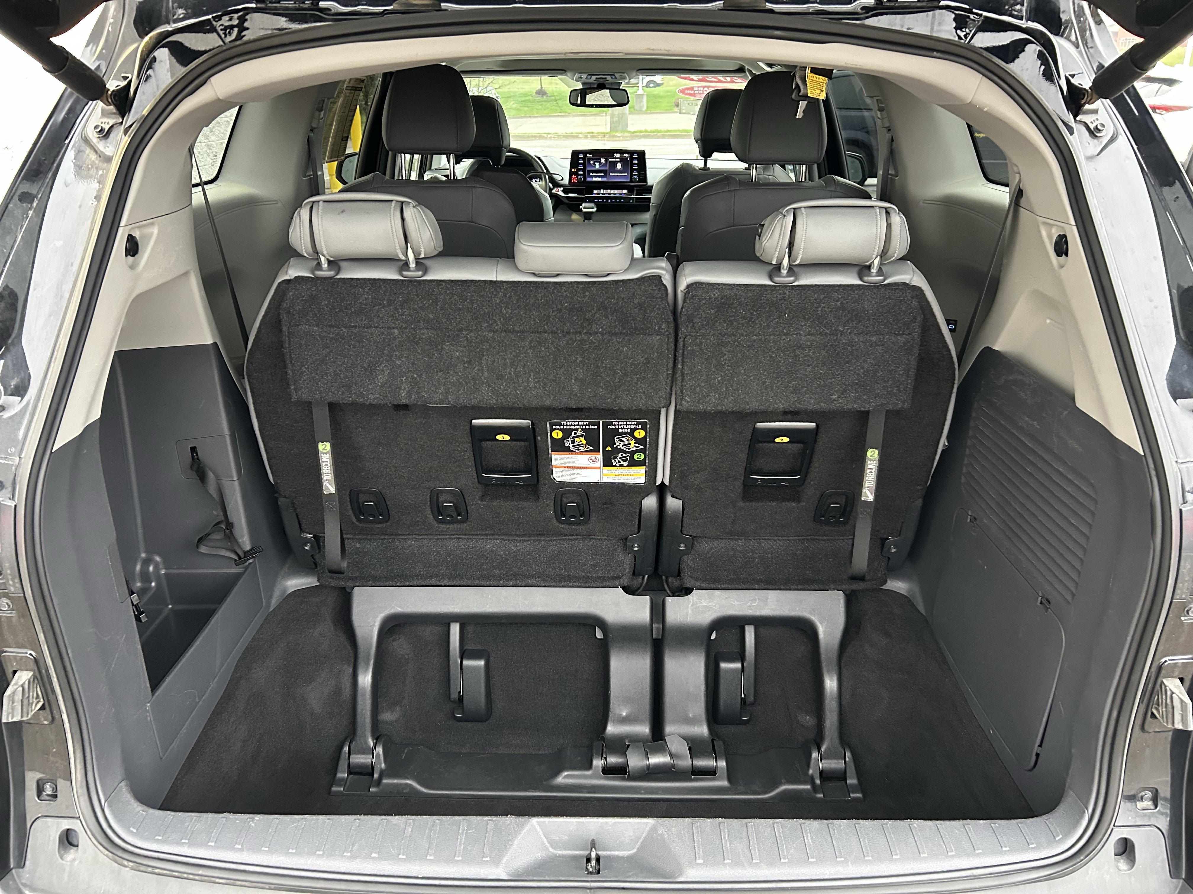 Certified 2024 Toyota Sienna XLE FWD image 23