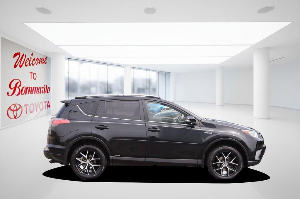 Used 2017 Toyota RAV4 SE w/ Advanced Technology Package AWD/4WD image 5