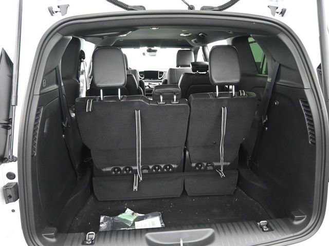 New 2026 Chrysler Voyager LX FWD image 17