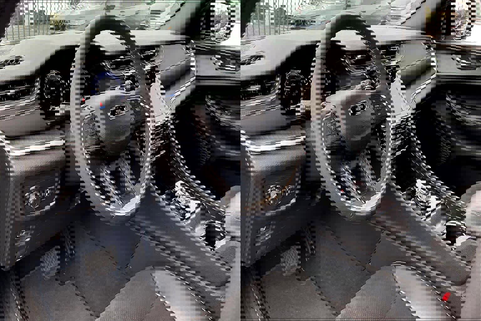 Used 2024 Jeep Grand Cherokee Altitude image 15