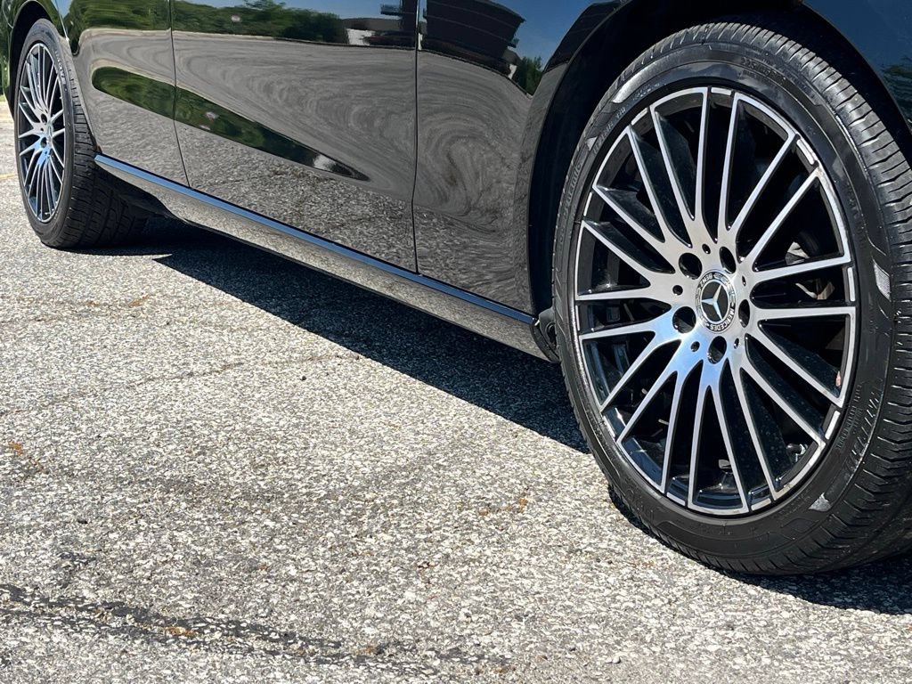 Used 2025 Mercedes-Benz C 300 4MATIC Sedan image 9