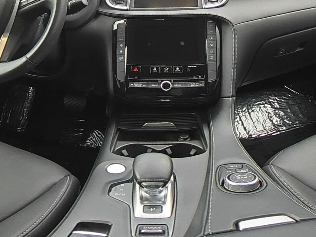 Used 2019 INFINITI QX50 Luxe w/ Navigation Package AWD/4WD image 22