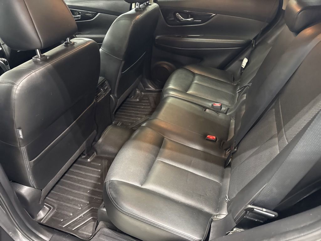 Used 2017 Nissan Rogue SL w/ SL Premium Package image 12