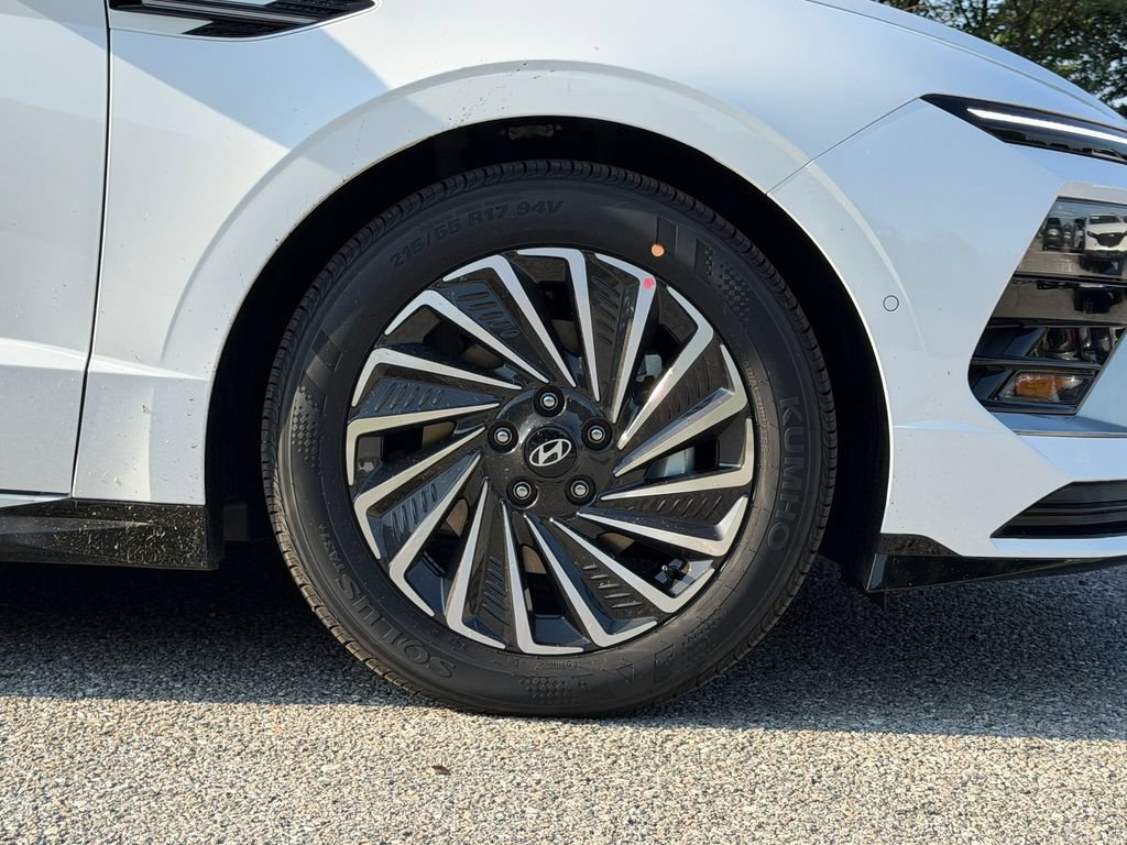 New 2026 Hyundai Sonata Limited FWD image 4