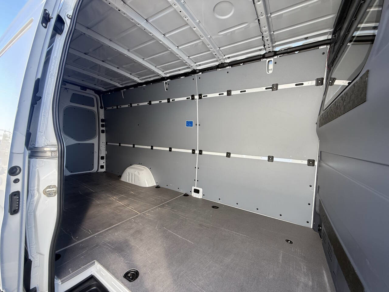 Used 2023 Mercedes-Benz Sprinter 2500 image 15