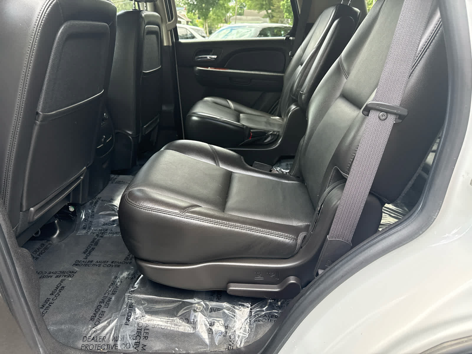 Used 2010 Chevrolet Tahoe LTZ AWD/4WD image 13