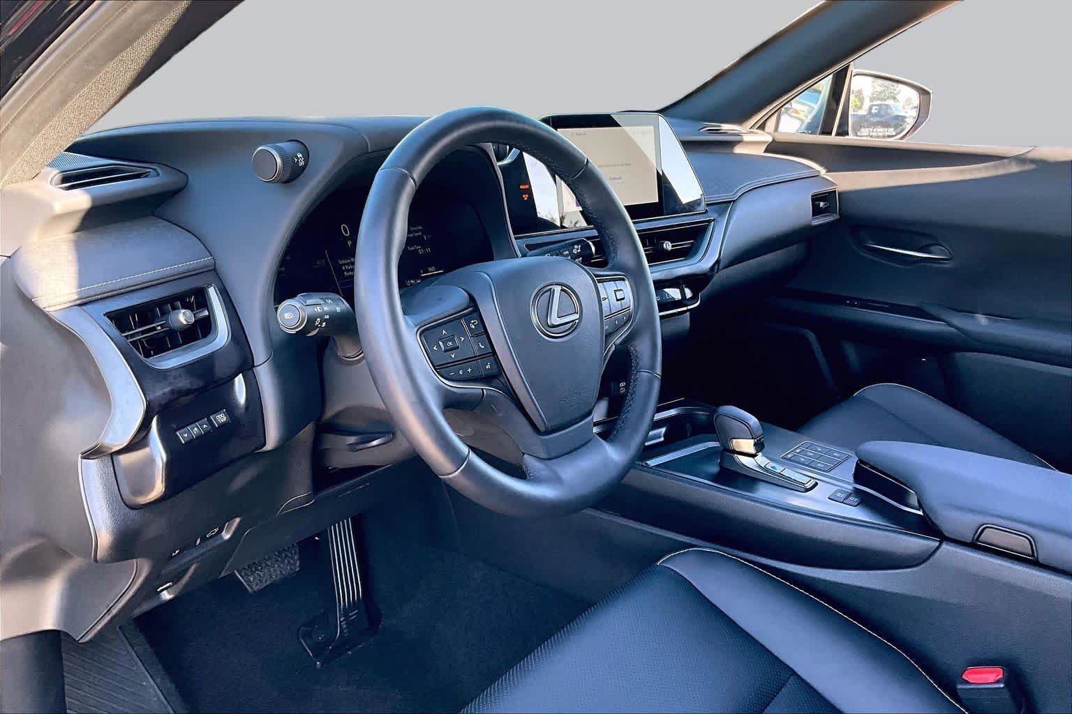 Certified 2025 Lexus UX 300h FWD w/ Accessory Package (Z1) image 15