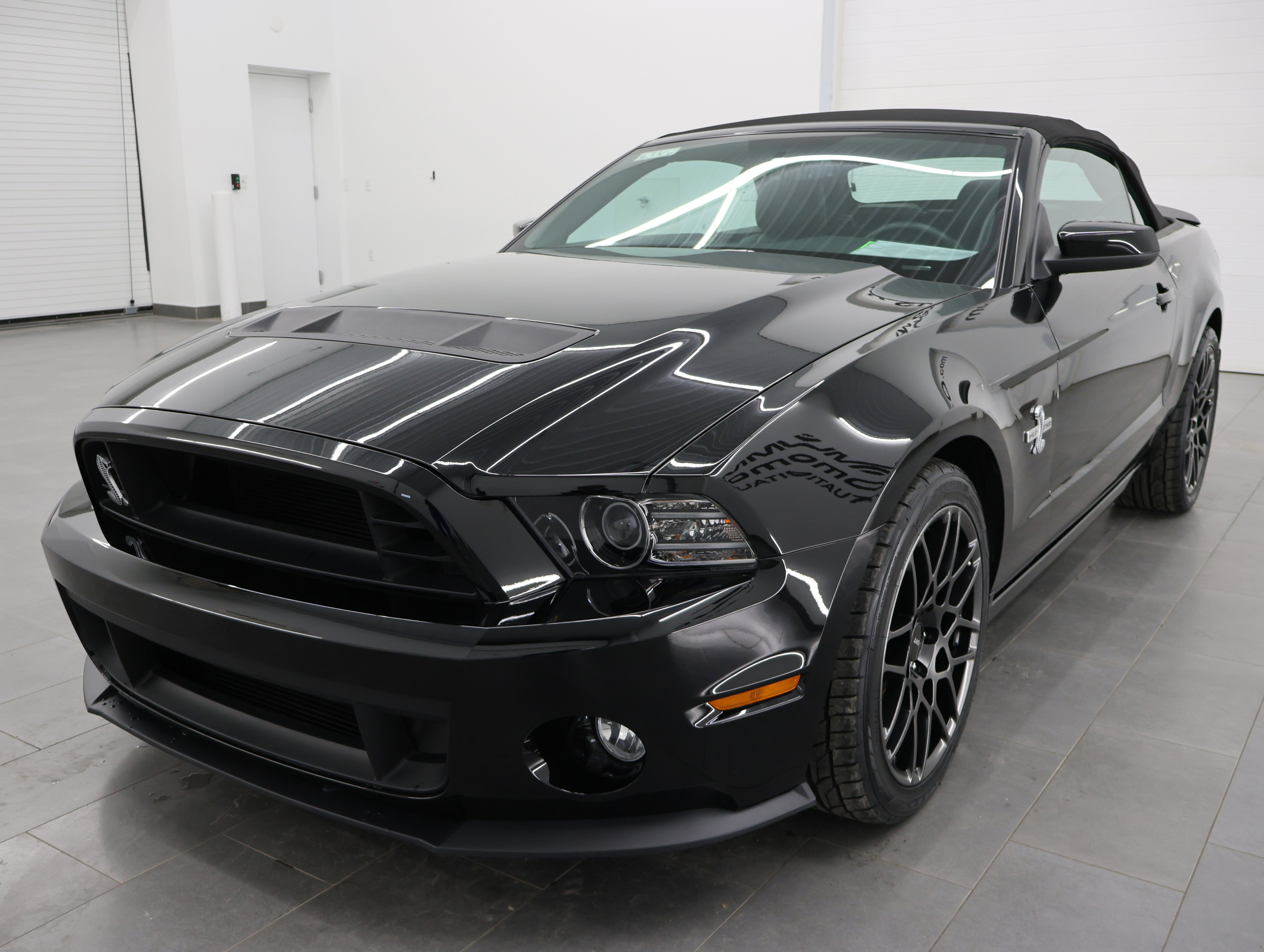 Used 2013 Ford Mustang Shelby GT500 RWD image 6