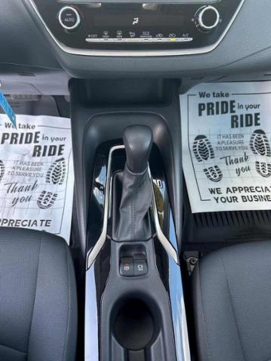 Used 2022 Toyota Corolla LE image 18