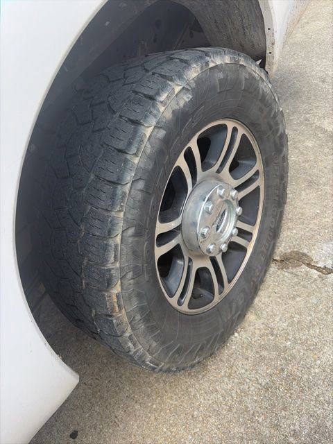 Used 2015 Ford F250 Platinum w/ FX4 Off-Road Package AWD/4WD image 6