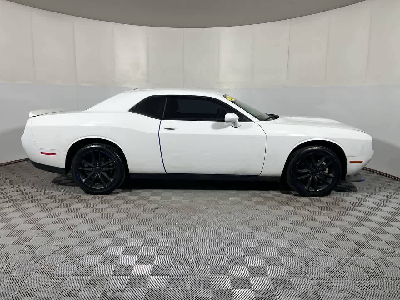 Used 2022 Dodge Challenger GT AWD/4WD image 9