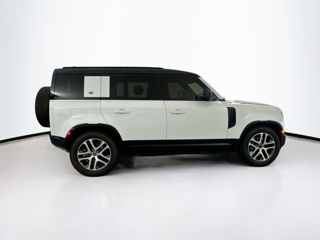 Certified 2022 Land Rover Defender 110 X-Dynamic SE AWD/4WD image 4