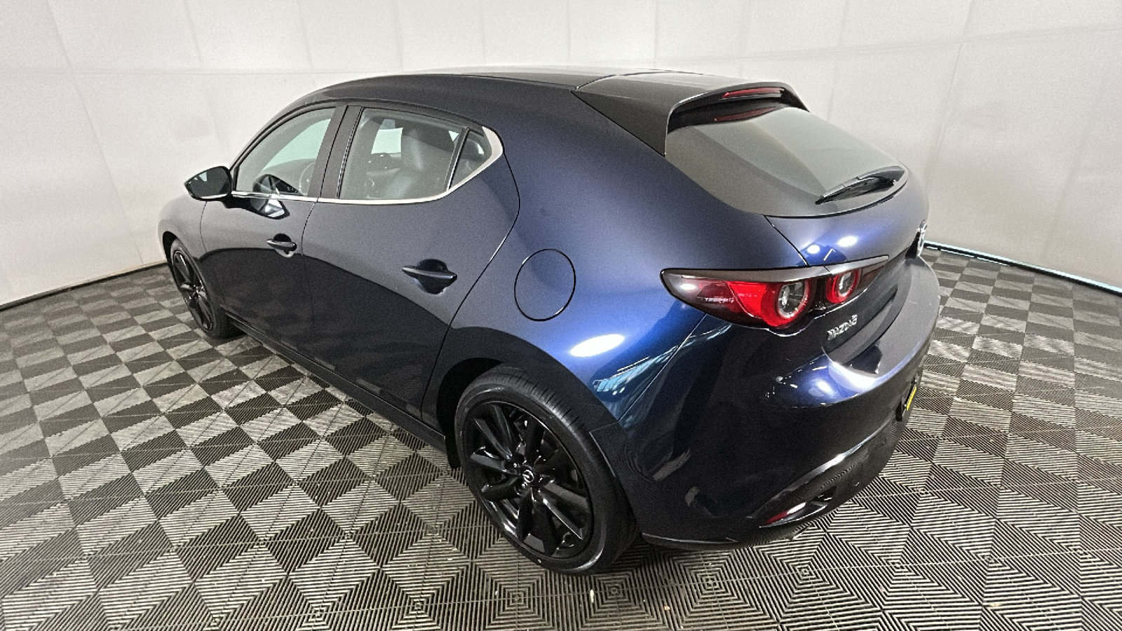 Used 2024 MAZDA MAZDA3 s FWD image 5