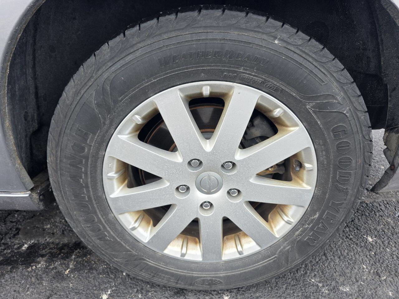 Used 2016 Chrysler Town & Country Touring image 26