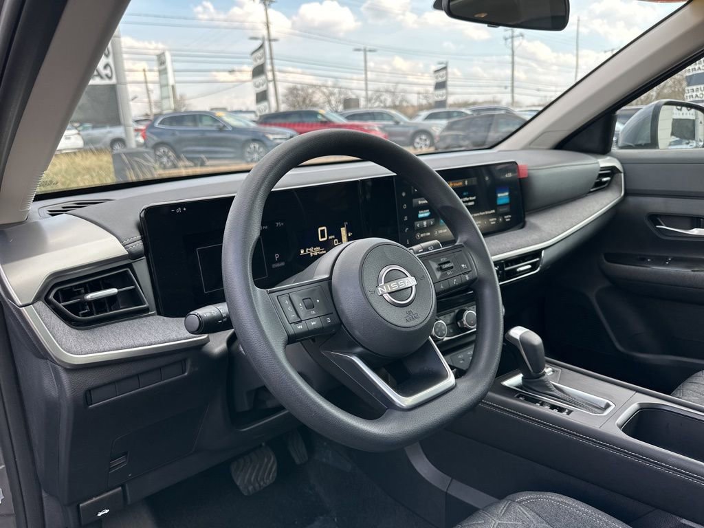 Used 2025 Nissan Kicks SV w/ SV Premium Package image 45