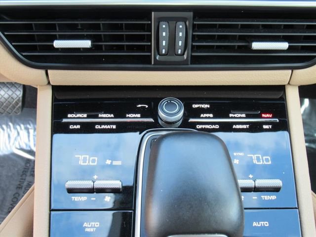 Used 2020 Porsche Cayenne image 23